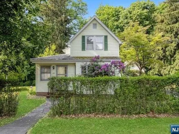 65 Midland Ave, Park Ridge, NJ 07656