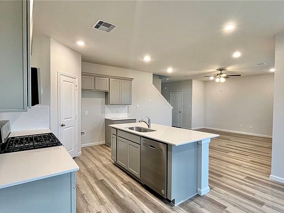3rd image of 935 Coffee Mill Ln