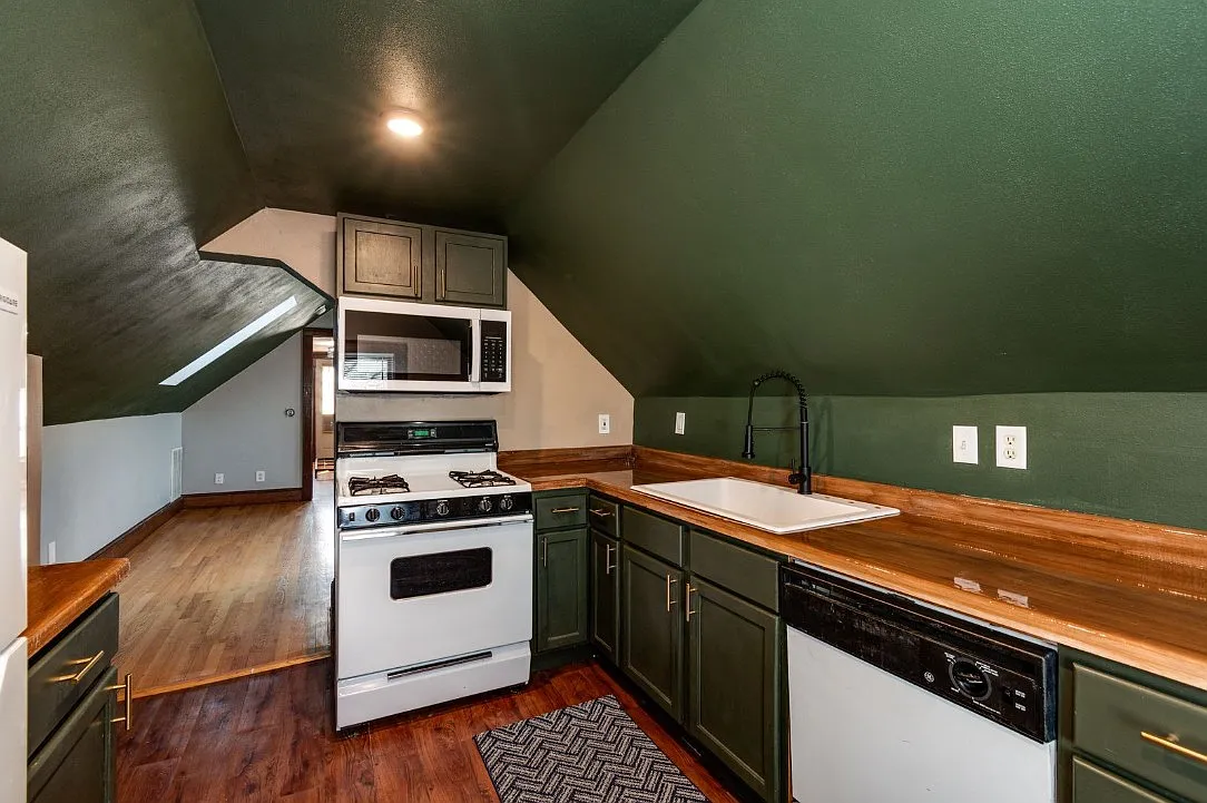 1 bed, 650 sqft, $1,350 — Photo 1