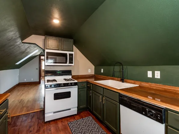 1322 E Dayton St #3, Madison, WI 53703