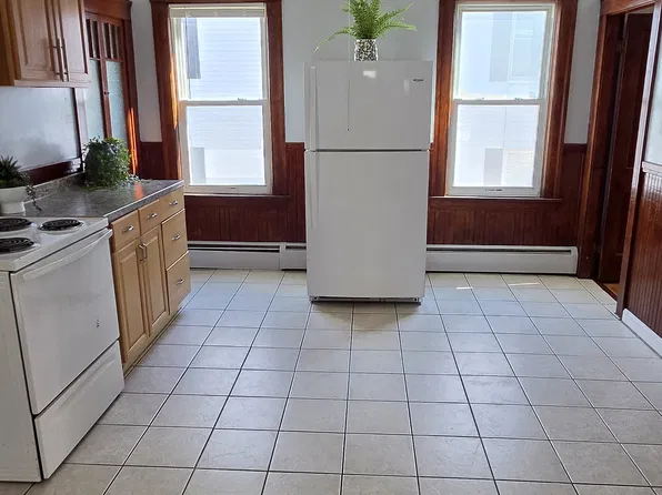 518 Grafton St Unit 2, Worcester, MA 01604
