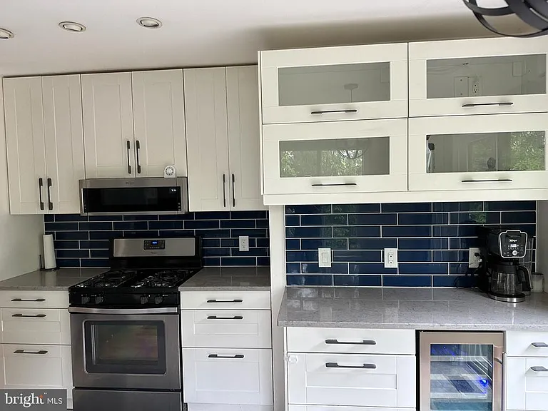 333 Winding Way — Photo 3