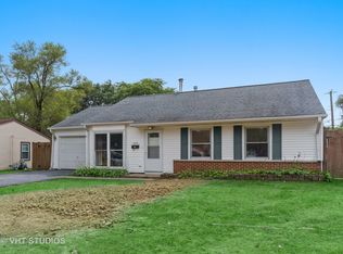 303 Laurel Ct, Streamwood, IL