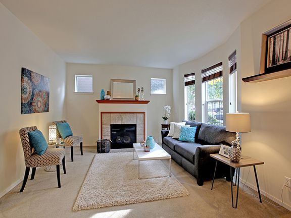 3rd image of 1167 SE Roundelay St