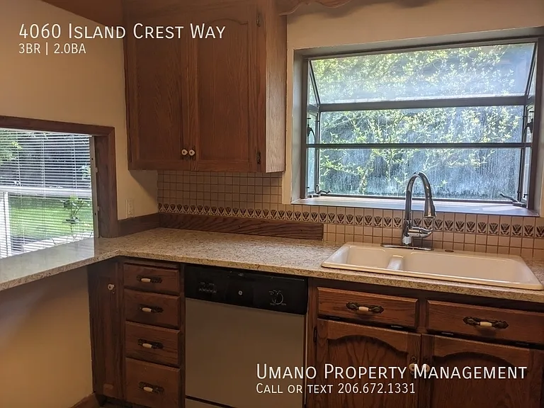 4060 Island Crest Way — Photo 8