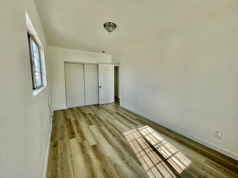 1861 Orange Ave — Photo 11