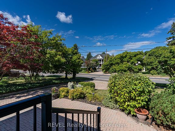 2nd image of 522 Mississagua St