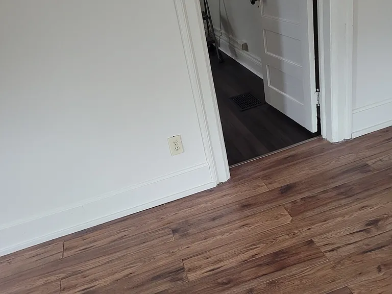 884 Elmwood Ave #4 — Photo 3