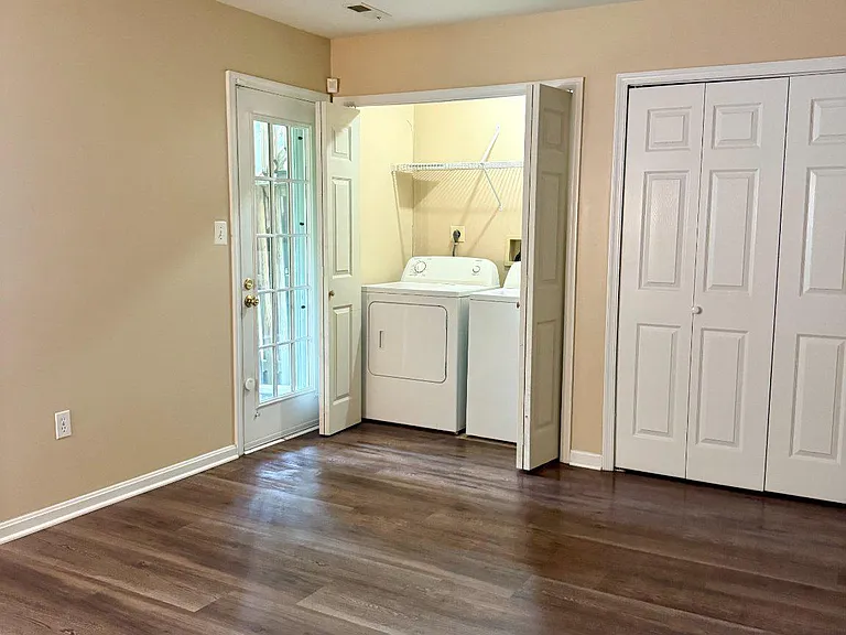 2202 Commissary Cir #208 — Photo 6