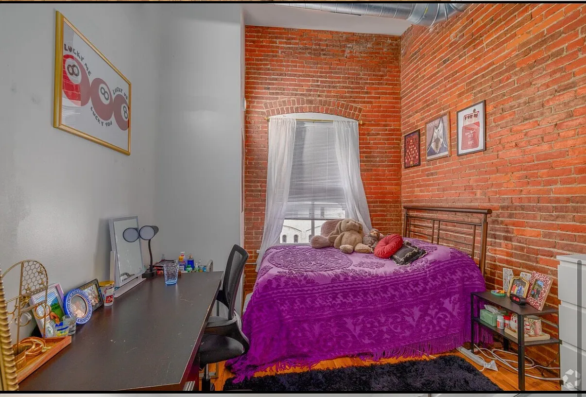 10 bed, 1700 sqft, $850 — Photo 3