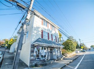 1568 Main St, West Warwick, RI 02893