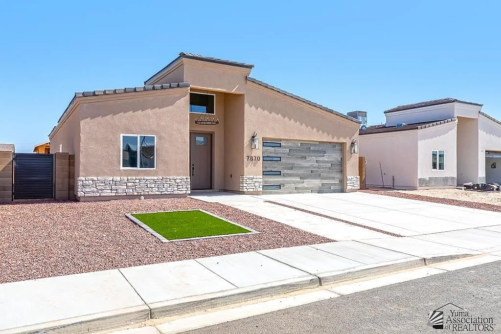 3 bed, 2.0 bath, 1728 sqft, $1,995 — Photo 4