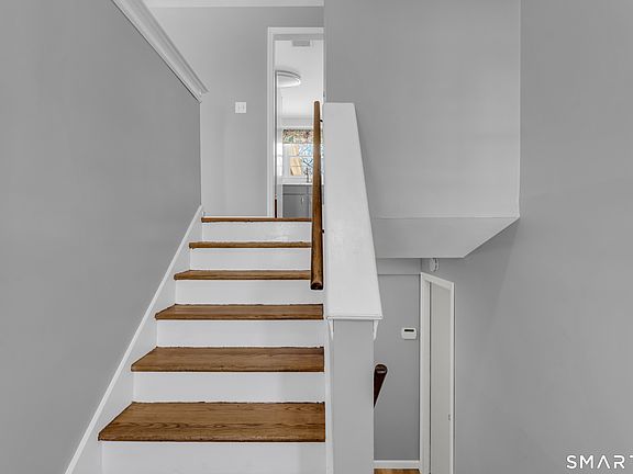 4th image of 1039 Durham Road