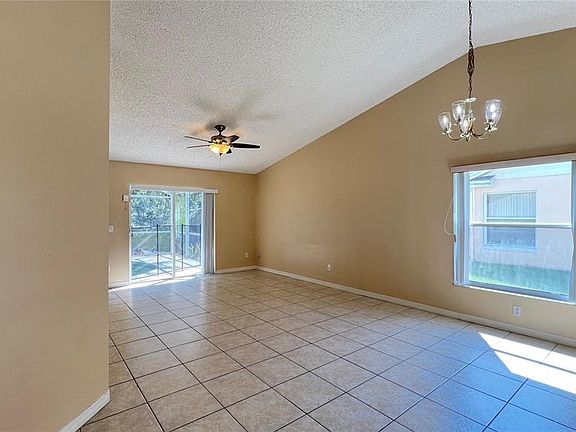 5th image of 1547 Oak Hill Trl