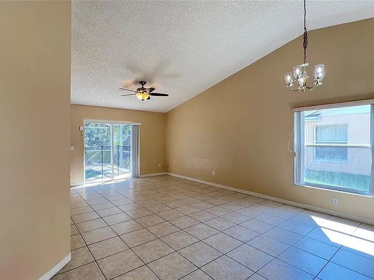 1547 Oak Hill Trl — Photo 5