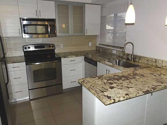 4th image of 64 Isle Of Venice Dr APT 13