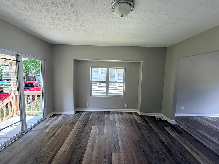 2278 26th St SW — Photo 9