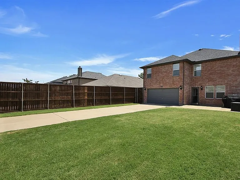 1007 Shelborn Dr — Photo 23