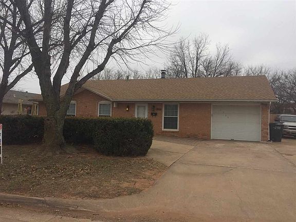 3rd image of 3025 Hillcrest Dr