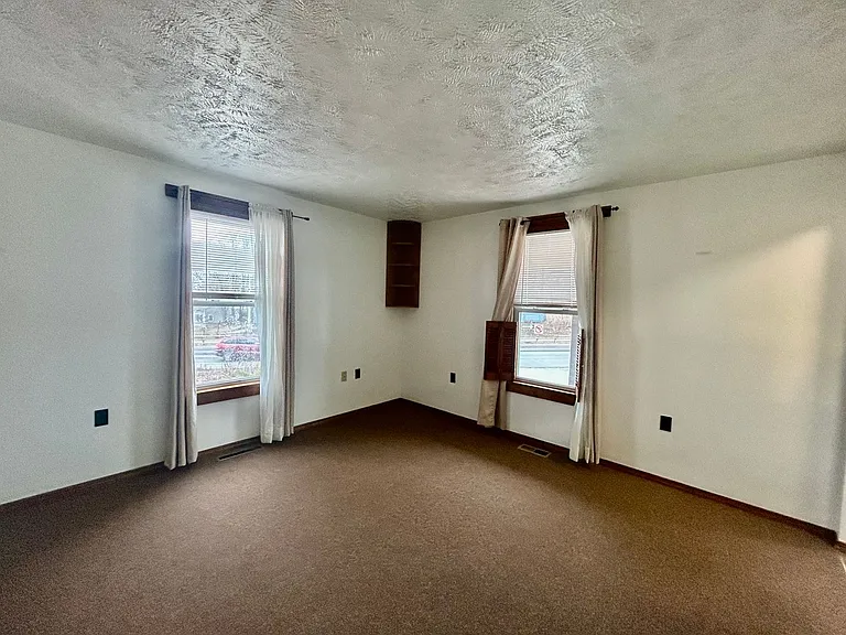 175-177 Myrtle Ave — Photo 9