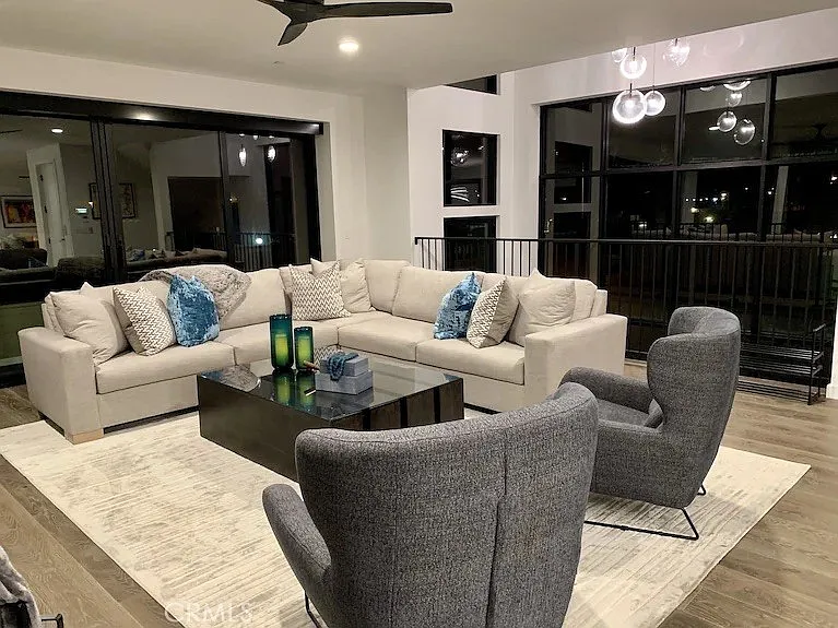 116 W Channel Islands Blvd — Photo 7