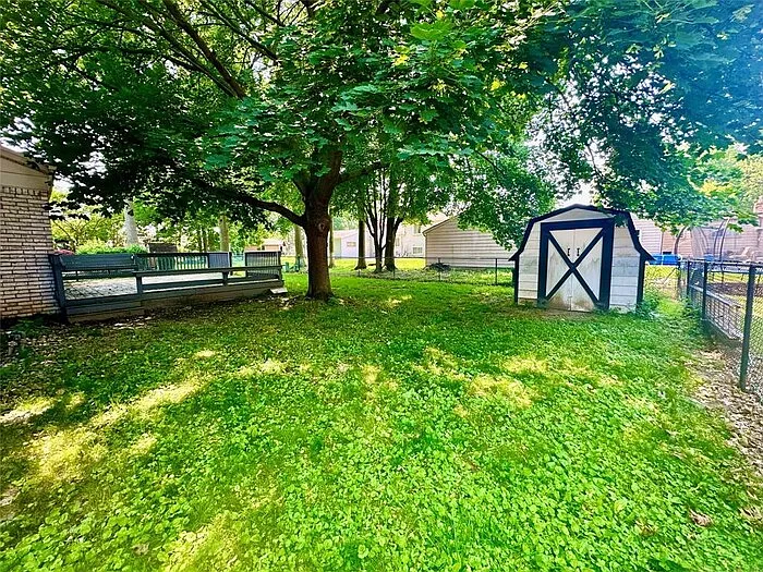 21669 Tulipwood Ave — Photo 22