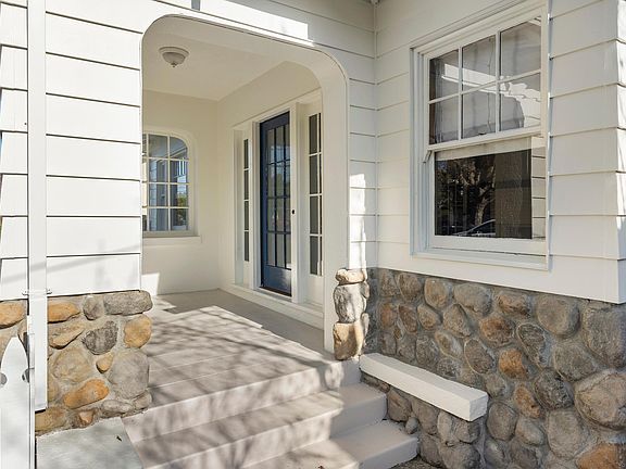 2nd image of 846 Highland Ave #1