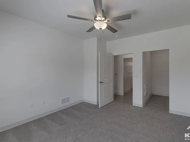 Liberty Gardens Apartments — Photo 23