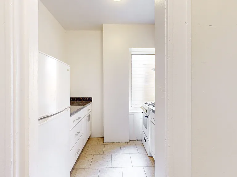 422 Ellis St #404 — Photo 4