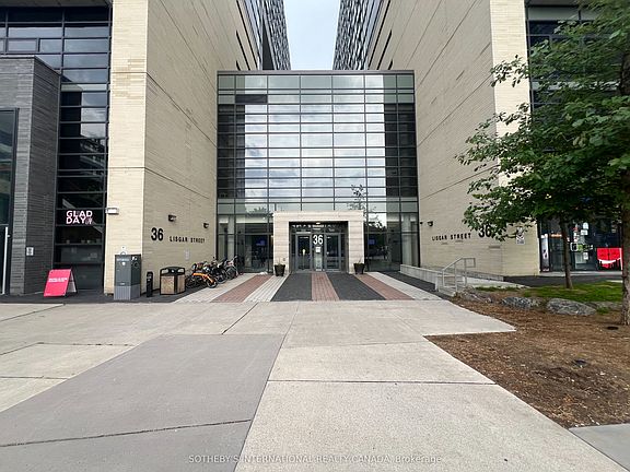 3rd image of 36 Lisgar St #815