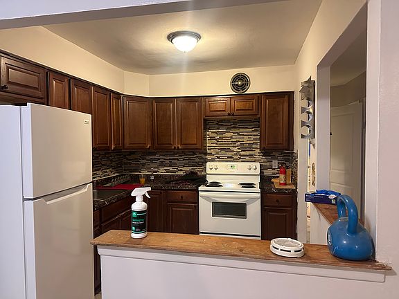 4th image of 91-10 75th St #3