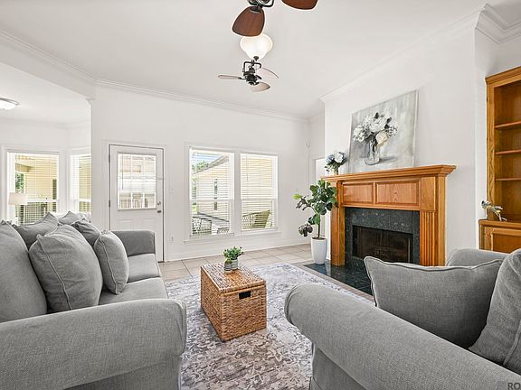 4th image of 10526 Springbrook Ave