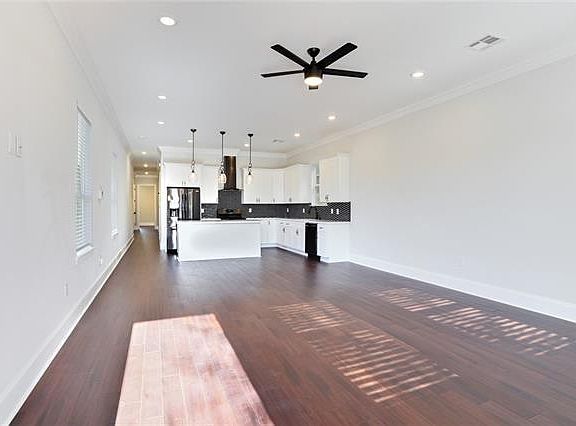 3rd image of 3019 Delachaise St