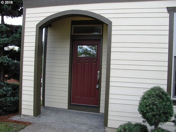 2nd image of 4821 NE 109th St