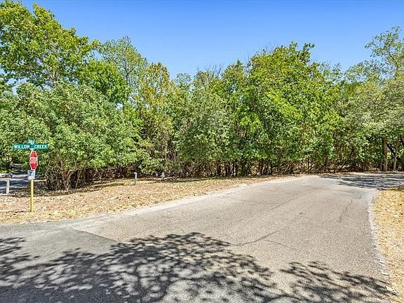 4th image of 717 Willow Creek Rd