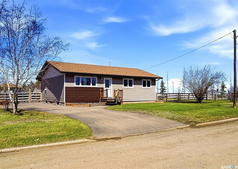 1st image of 327 Coteau STREET