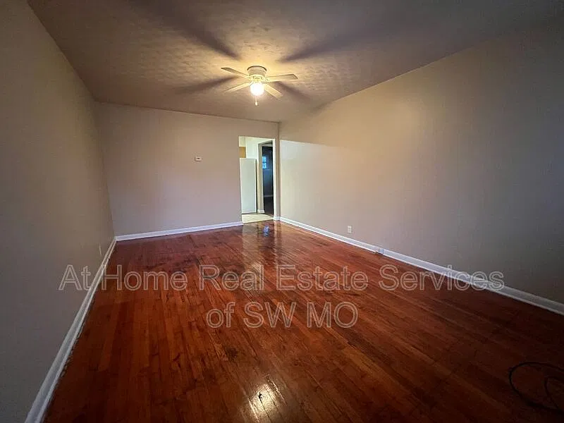 2 bed, 1.0 bath, 900 sqft, $780 — Photo 2