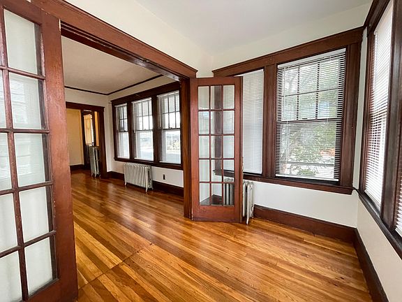 5th image of 738 Mount Auburn St