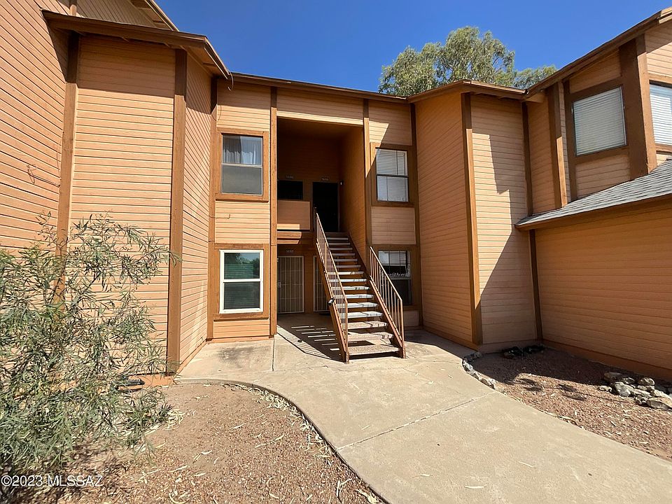 1st image of 5684 S Wood Crest Dr
