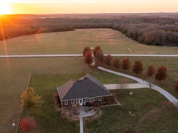 22875 Farlin Rd, Parker, KS 66072