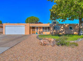 1909 Dakota St NE, Albuquerque, NM 87110