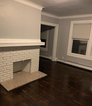 4th image of 171 Brookwood St