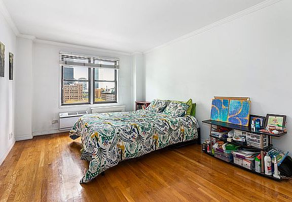 5th image of 333 E 34th St APT 12B