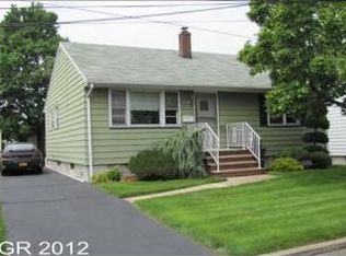 11 Bruce Ct, Lodi, NJ 07644