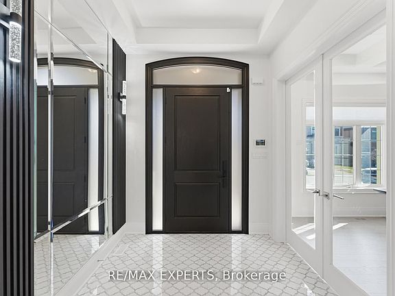 3rd image of 54 Winthrop Cres