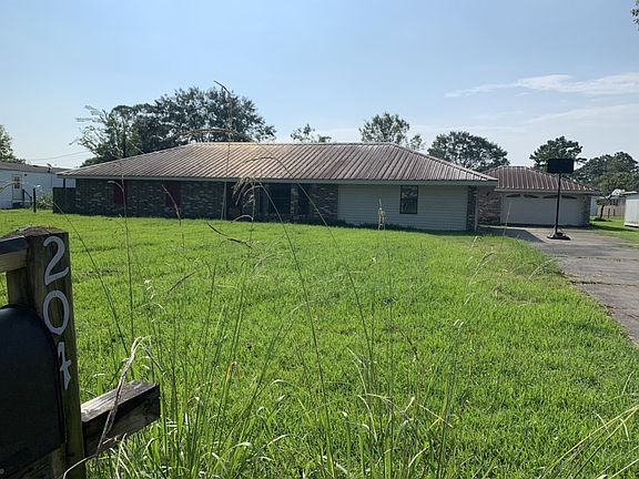 2nd image of 204 Maplewood Dr
