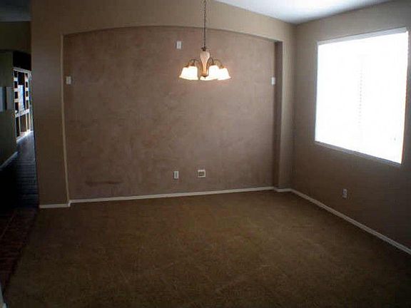 5th image of 7013 S 32nd Dr