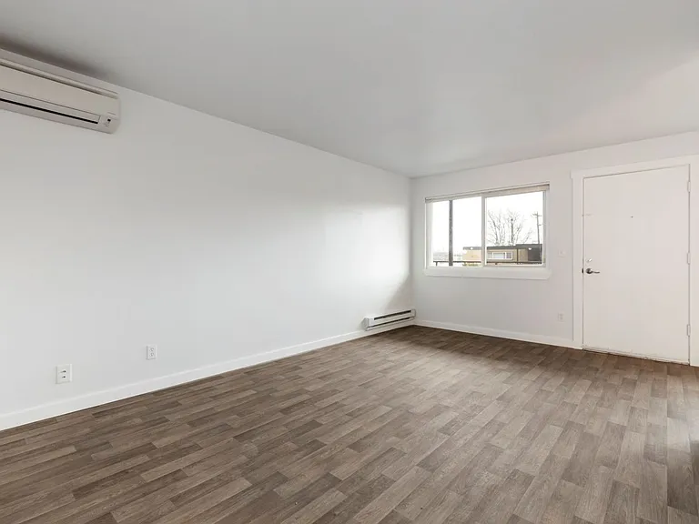 39th Ave Flats — Photo 9