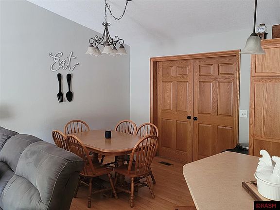4th image of 306 E 2nd St