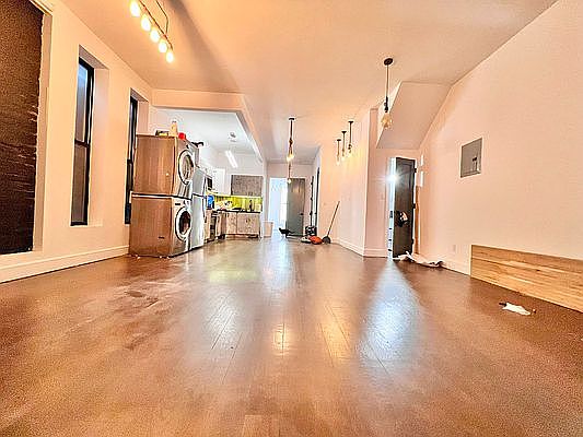 1st image of 498 Clinton Ave #1A